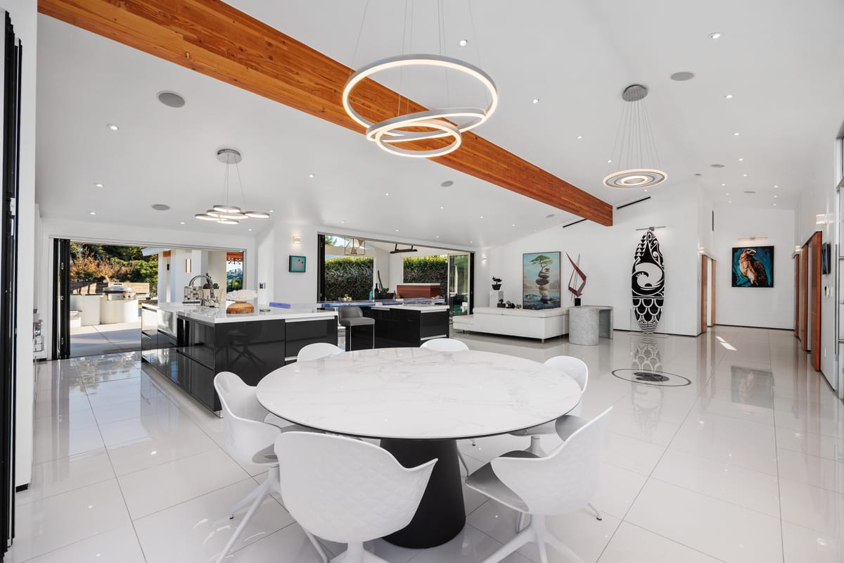 Estrella del Mar remodel: Open-plan kitchen and dining area for everyday gathering.